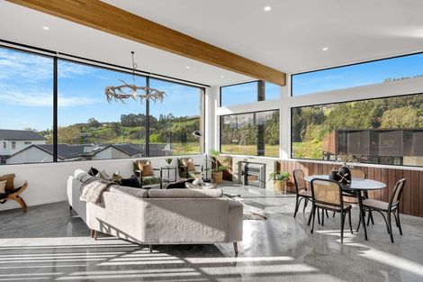 Photo of property in 13 Round Hill Rise, Cracroft, Christchurch, 8022