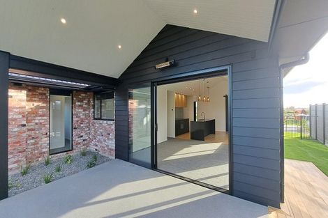 Photo of property in 90 Hugo Shaw Drive, Cambridge, 3434