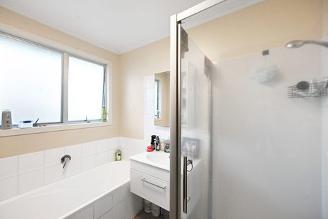 Photo of property in 18 Oakfield Crescent, Pukete, Hamilton, 3200