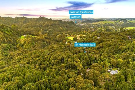 Photo of property in 84 Mountain Road, Henderson Valley, Auckland, 0612