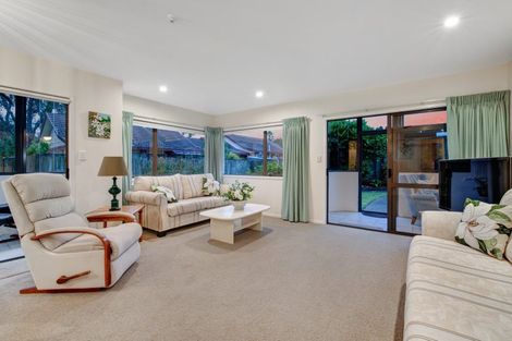 Photo of property in 15a Puriri Avenue, Orewa, 0931