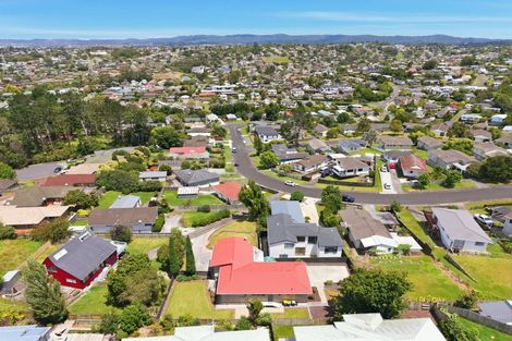 Photo of property in 40 Glenbervie Crescent, Massey, Auckland, 0614