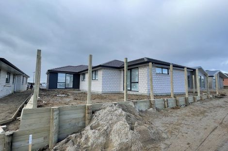 Photo of property in 39 Waruhia Crescent, Rototuna North, 3281