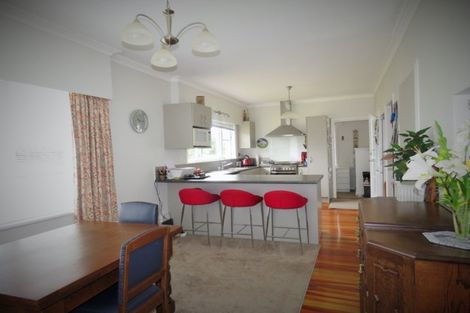 Photo of property in 2 Highbury Drive, Levin, 5510