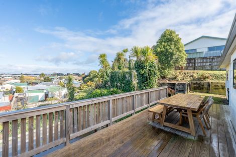 Photo of property in 28 Pringle Place, Nawton, Hamilton, 3200