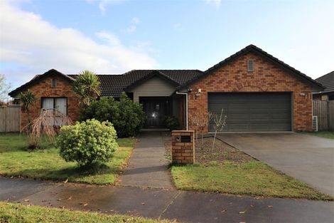 Photo of property in 6 Whitford Place, Rototuna North, Hamilton, 3210