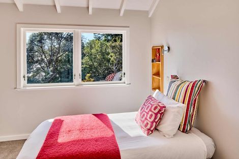 Photo of property in 2 Mahina Road, Mahina Bay, Lower Hutt, 5013