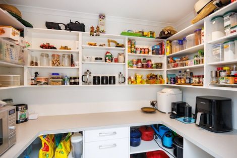 Photo of property in 5 Morocco Terrace, Kelvin Grove, Palmerston North, 4414