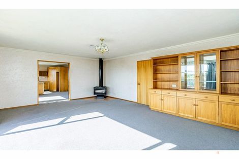 Photo of property in 19 Timaru Road, Waimate, 7924