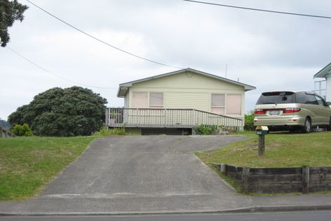 Photo of property in 1009 Whangaparaoa Road, Tindalls Beach, Whangaparaoa, 0930