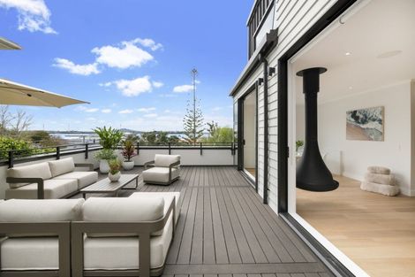 Photo of property in 14c Alfred Street, Northcote Point, Auckland, 0627