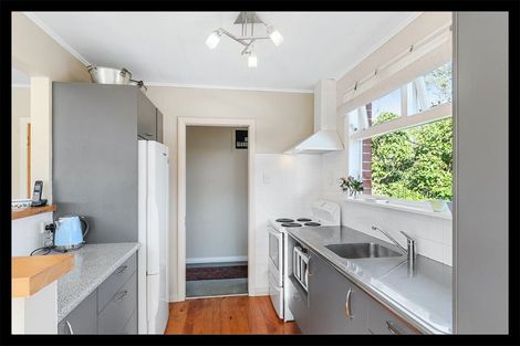 Photo of property in 2/27 Abbott Street, Ngaio, Wellington, 6035