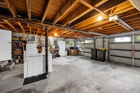 Photo of property in 14 Montana Place, Merrilands, New Plymouth, 4312