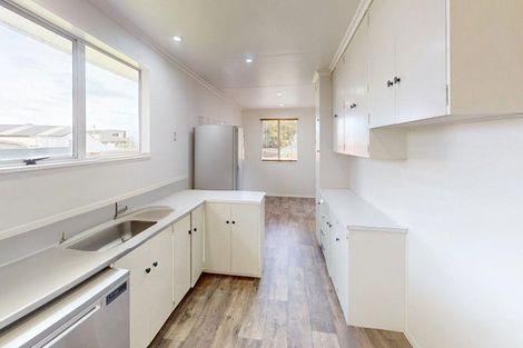 Photo of property in 6 Walker Crescent, Bulls, 4818