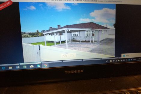 Photo of property in 3 Glen Marine Parade, Glendene, Auckland, 0602