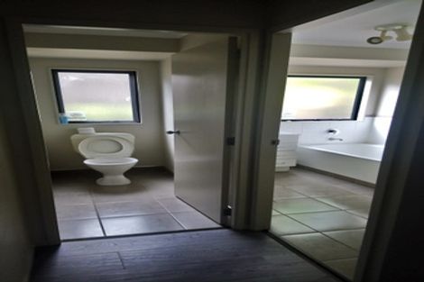 Photo of property in 8 Carisbrook Crescent, Papakura, 2110