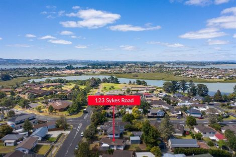 Photo of property in 123 Sykes Road, Weymouth, Auckland, 2103