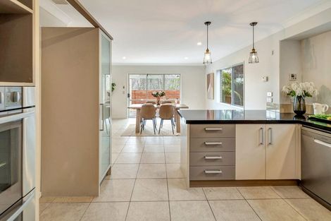 Photo of property in 23 Laurel Oak Drive, Schnapper Rock, Auckland, 0632