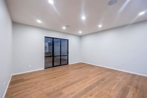 Photo of property in 20 Lewis Younie Road, Kumeu, 0810