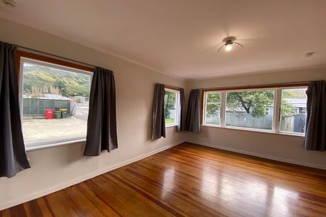Photo of property in 162 Wainuiomata Road, Wainuiomata, Lower Hutt, 5014