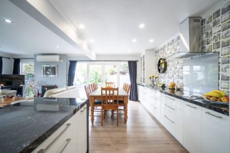 Photo of property in 9 Linmor Place, Terrace End, Palmerston North, 4410