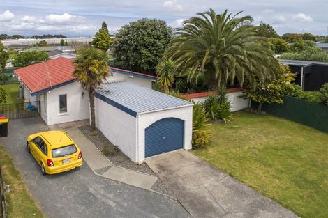 Photo of property in 6 Tudor Place, Mount Maunganui, 3116