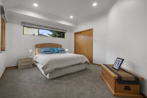 Photo of property in 2 Heritage Place, Terrace End, Palmerston North, 4410