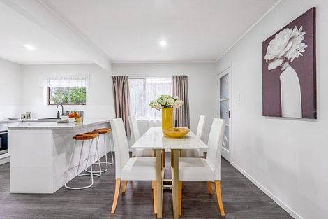 Photo of property in 1/2a Takapu Street, Henderson, Auckland, 0612