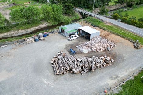 Photo of property in 61 Moore Road, Winton, 9781