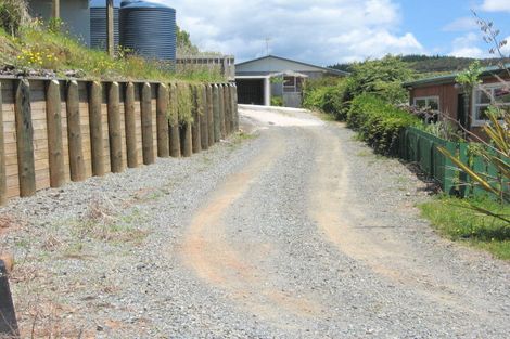 Photo of property in 27 Seaview Road, Cable Bay, 0420