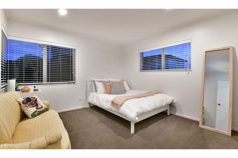 Photo of property in 168 Centreway Road, Orewa, 0931