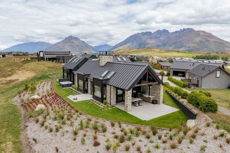 Photo of property in 40 Cunninghams Drive, Jacks Point, Queenstown, 9371