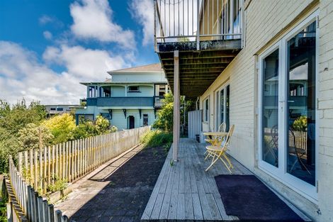 Photo of property in 27a Enfield Road, Hospital Hill, Napier, 4110