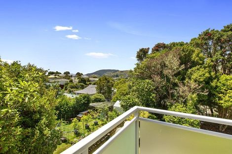 Photo of property in 64 Oriel Avenue, Tawa, Wellington, 5028