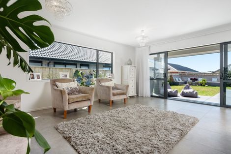 Photo of property in 123 Palm Springs Boulevard, Papamoa Beach, Papamoa, 3118