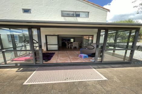 Photo of property in 20 Trotting Terrace, Fairview Heights, Auckland, 0632