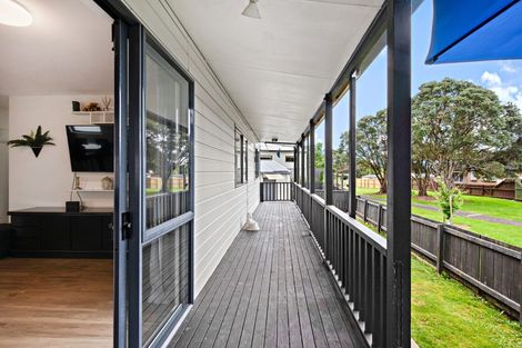 Photo of property in 3a Vela Place, Clarks Beach, 2122