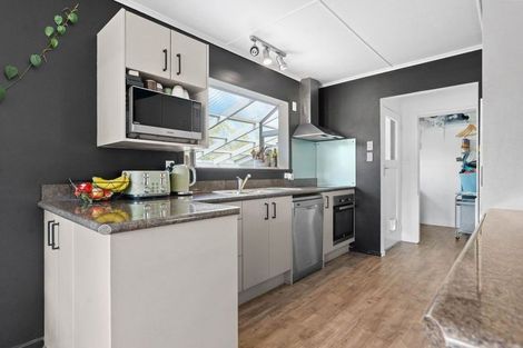 Photo of property in 1 Mahupuku Street, Greytown, 5712