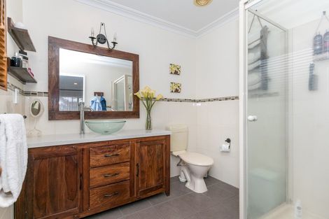 Photo of property in 17 Greenfield Drive, Western Heights, Hamilton, 3200