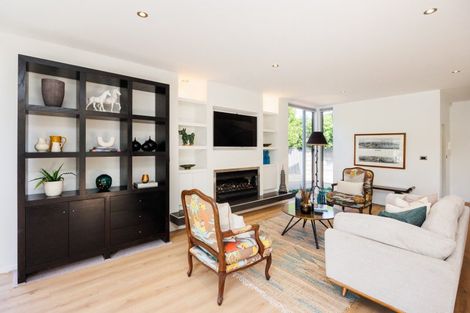 Photo of property in 23 Montgomery Terrace, Hokowhitu, Palmerston North, 4410