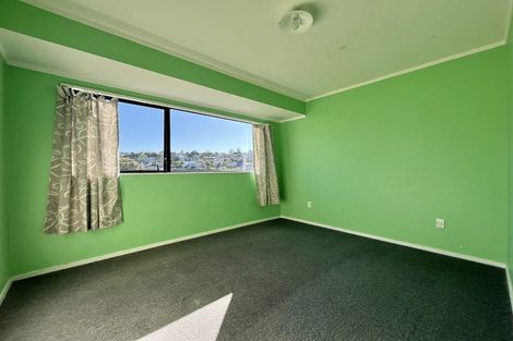 Photo of property in 65 Trias Road, Totara Vale, Auckland, 0629