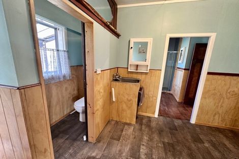 Photo of property in 254 Mangaonga Road, Ahititi, Urenui, 4378