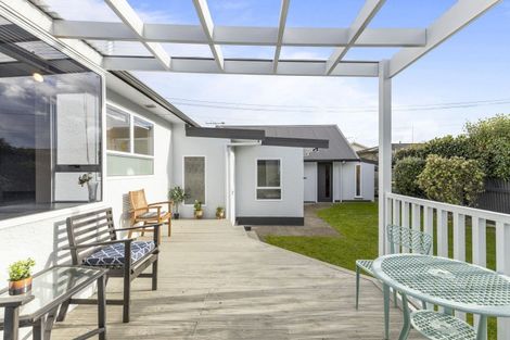 Photo of property in 25a Paynters Avenue, Strandon, New Plymouth, 4312