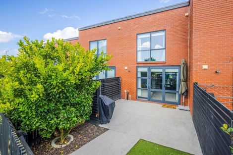 Photo of property in 83 Walsh Road, Papakura, 2110