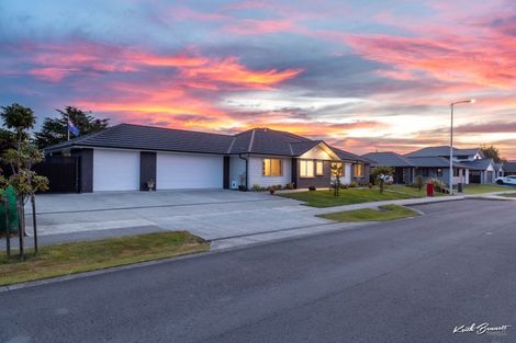 Photo of property in 33 Buddle Road, Wallaceville, Upper Hutt, 5018