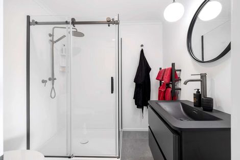 Photo of property in 1 Shakespeare Road, Bastia Hill, Whanganui, 4500