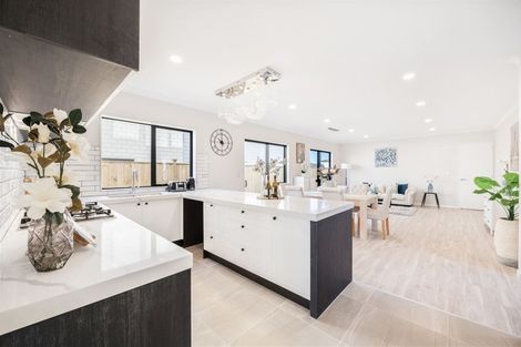 Photo of property in 70 Ksenia Drive, Flat Bush, Auckland, 2019