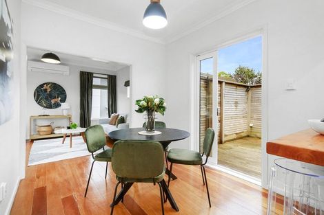 Photo of property in 33 Tawa Terrace, Tawa, Wellington, 5028