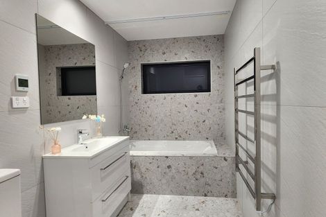 Photo of property in 10 Miramar Place, Pakuranga, Auckland, 2010