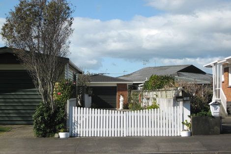 Photo of property in 15 Sanders Avenue, Westown, New Plymouth, 4310
